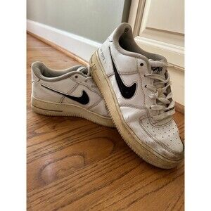 Air Force 1 Black 7Y/8.5W